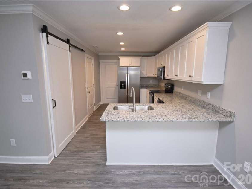 5123 Hanging Rock Court, Hickory, NC 28601.  MLS# CAR4395807, YatesRealty ID 32223. 