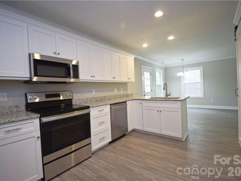 5123 Hanging Rock Court, Hickory, NC 28601.  MLS# CAR4395807, YatesRealty ID 32223. 