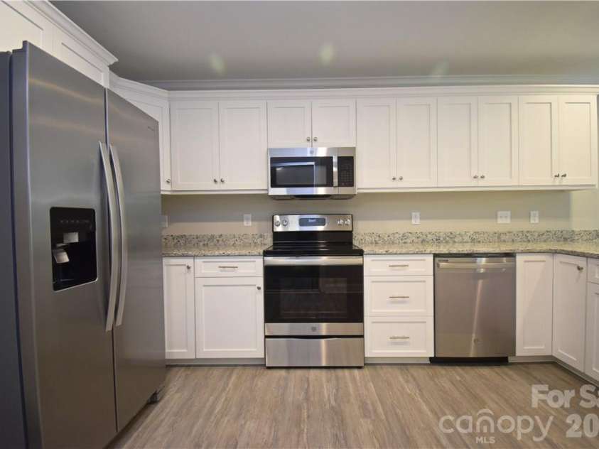 5123 Hanging Rock Court, Hickory, NC 28601.  MLS# CAR4395807, YatesRealty ID 32223. 