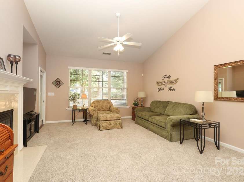 6250 Meadow Glen Lane, Harrisburg, NC 28075.  MLS# CAR4286262, YatesRealty ID 32224. 