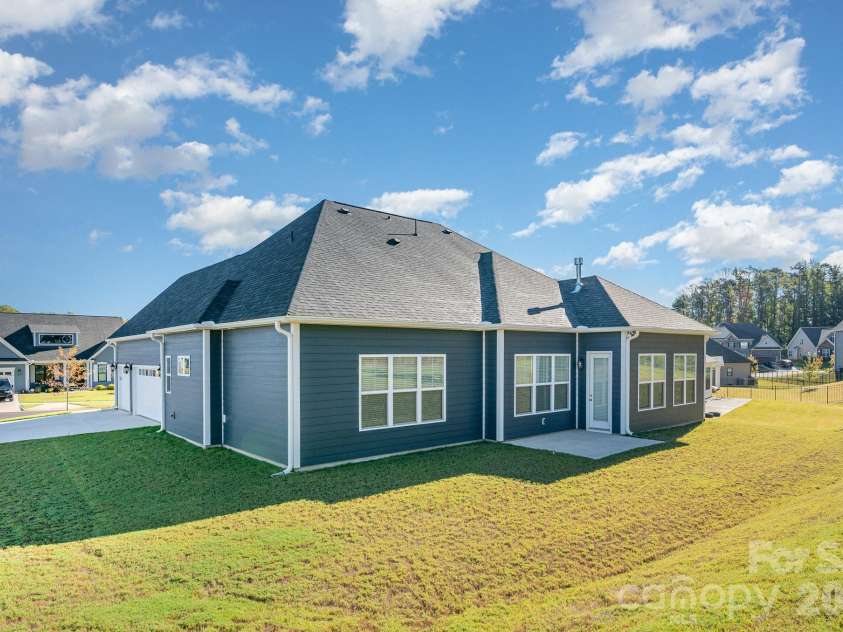 456 Lucky Drive, Concord, NC 28027.  MLS# CAR4313263, YatesRealty ID 32227. 