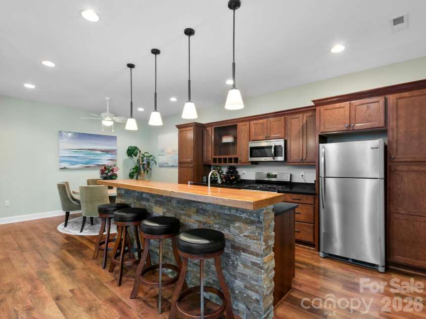 32 Lake Vista Drive, Fletcher, NC 28732.  MLS# CAR4388270, YatesRealty ID 32228. 2nd Full Kitchen (Basement)