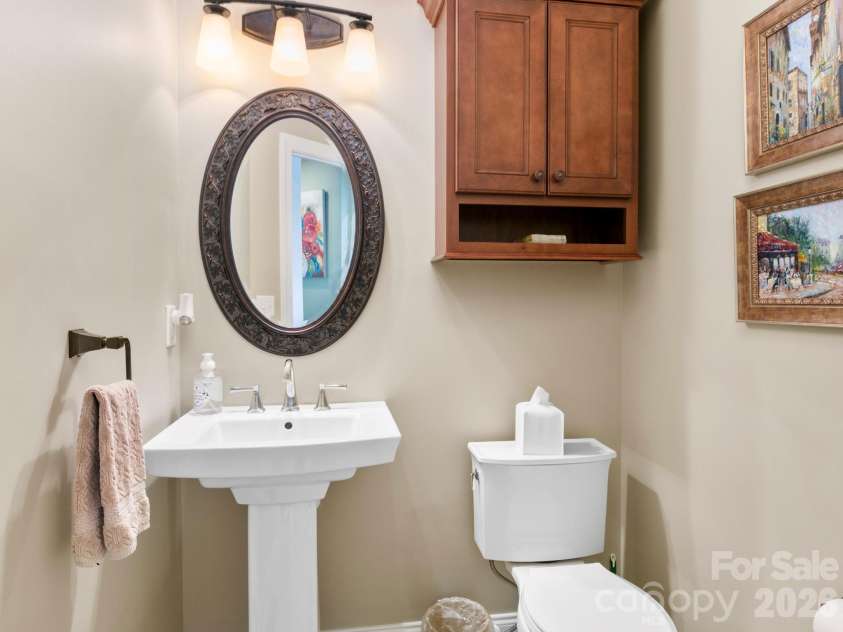 32 Lake Vista Drive, Fletcher, NC 28732.  MLS# CAR4388270, YatesRealty ID 32228. Half Bath (Main Level)