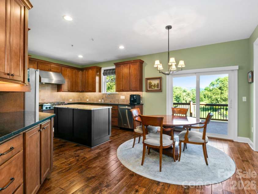 32 Lake Vista Drive, Fletcher, NC 28732.  MLS# CAR4388270, YatesRealty ID 32228. Kitchen (Main Level)