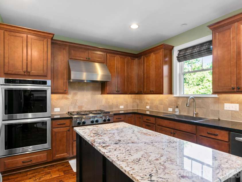 32 Lake Vista Drive, Fletcher, NC 28732.  MLS# CAR4388270, YatesRealty ID 32228. Kitchen (Main Level)