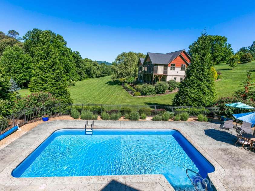 32 Lake Vista Drive, Fletcher, NC 28732.  MLS# CAR4388270, YatesRealty ID 32228. Pool