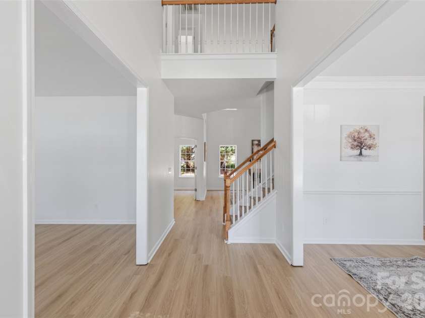 2700 Piersland Drive, Matthews, NC 28104.  MLS# CAR4390118, YatesRealty ID 32229. 