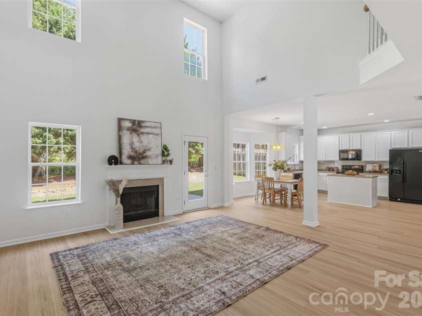 2700 Piersland Drive, Matthews, NC 28104.  MLS# CAR4390118, YatesRealty ID 32229. 