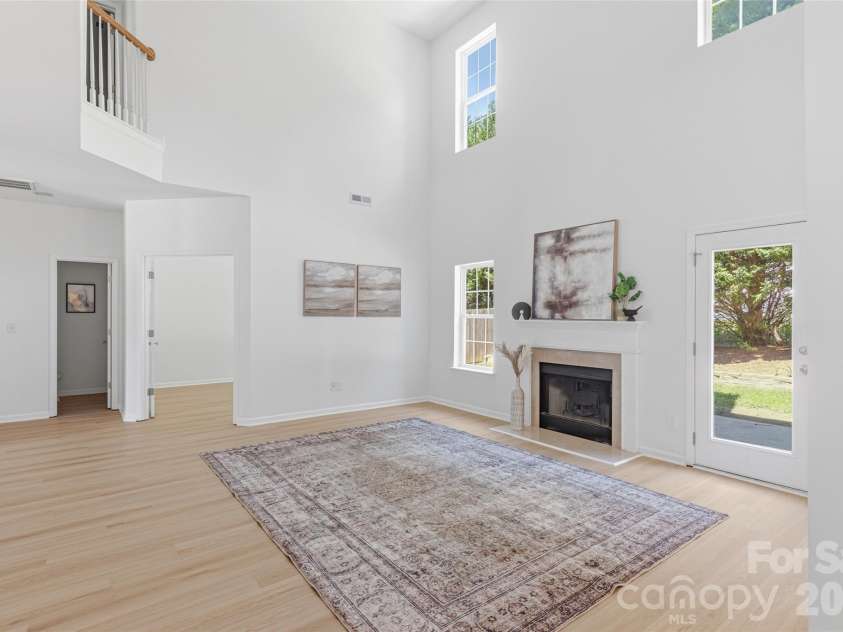 2700 Piersland Drive, Matthews, NC 28104.  MLS# CAR4390118, YatesRealty ID 32229. 