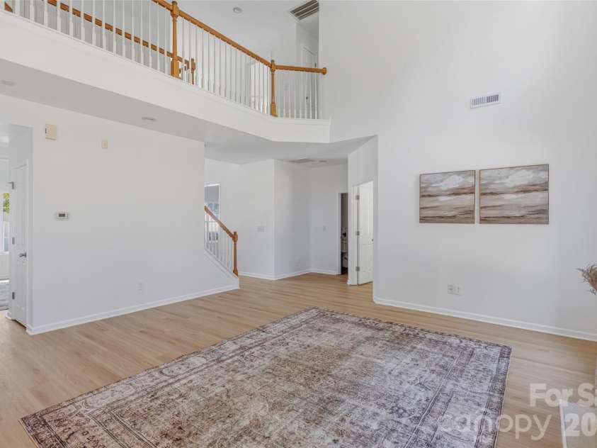 2700 Piersland Drive, Matthews, NC 28104.  MLS# CAR4390118, YatesRealty ID 32229. 