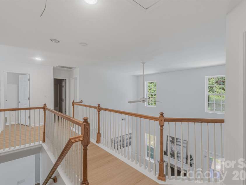 2700 Piersland Drive, Matthews, NC 28104.  MLS# CAR4390118, YatesRealty ID 32229. 