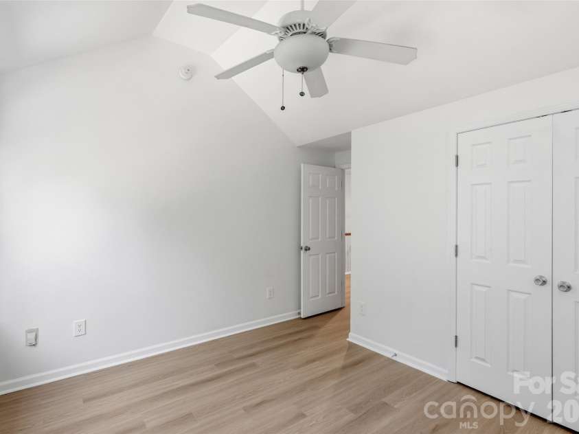 2700 Piersland Drive, Matthews, NC 28104.  MLS# CAR4390118, YatesRealty ID 32229. 