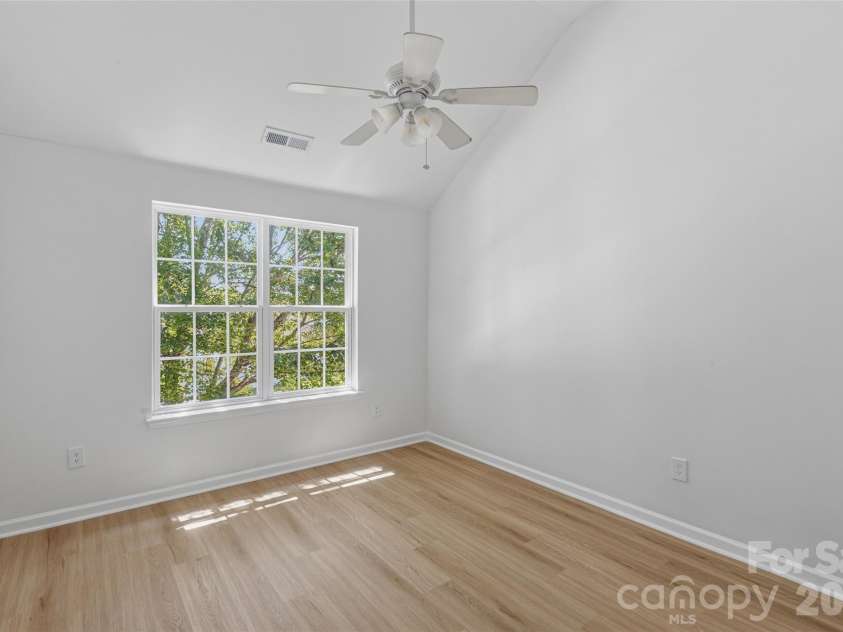 2700 Piersland Drive, Matthews, NC 28104.  MLS# CAR4390118, YatesRealty ID 32229. 