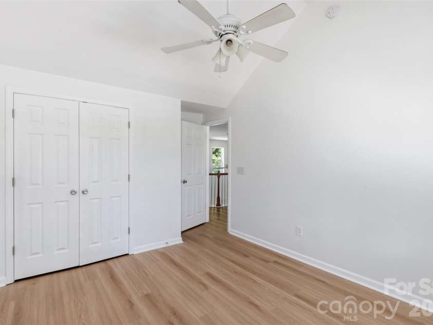 2700 Piersland Drive, Matthews, NC 28104.  MLS# CAR4390118, YatesRealty ID 32229. 