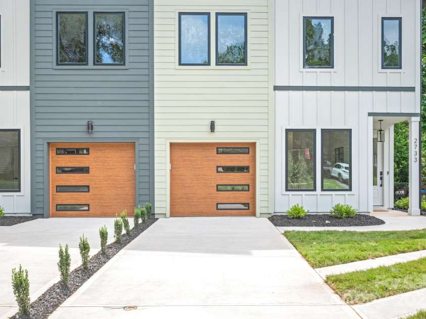 2733 Cowles Road, Charlotte, NC 28208.  MLS# CAR4271818, YatesRealty ID 32229. 