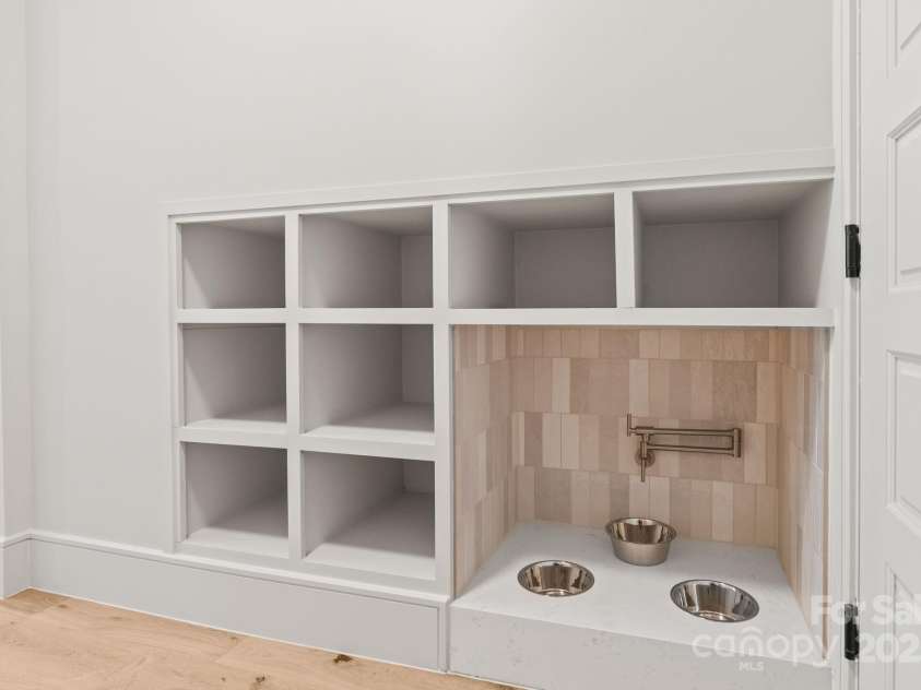 2733 Cowles Road, Charlotte, NC 28208.  MLS# CAR4271818, YatesRealty ID 32229. 