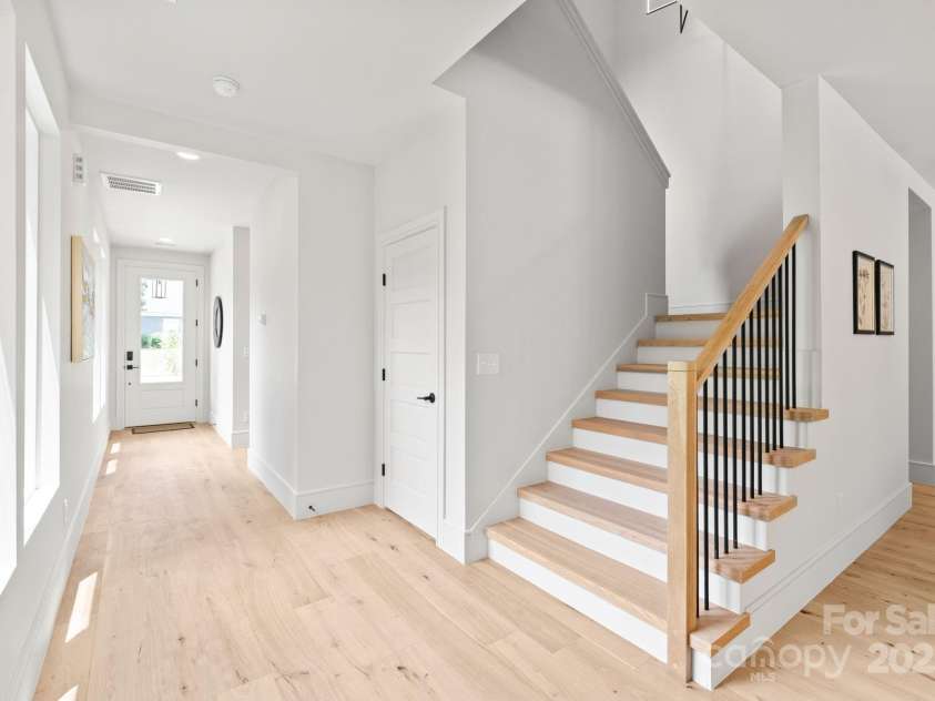 2733 Cowles Road, Charlotte, NC 28208.  MLS# CAR4271818, YatesRealty ID 32229. 