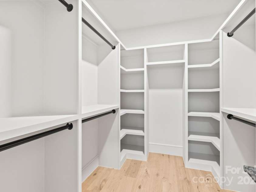 2733 Cowles Road, Charlotte, NC 28208.  MLS# CAR4271818, YatesRealty ID 32229. 