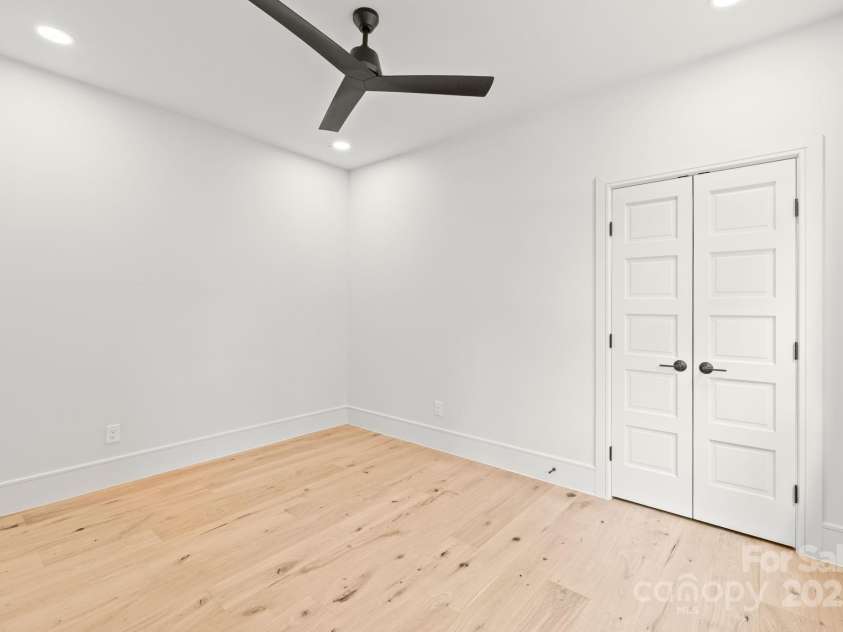 2733 Cowles Road, Charlotte, NC 28208.  MLS# CAR4271818, YatesRealty ID 32229. 