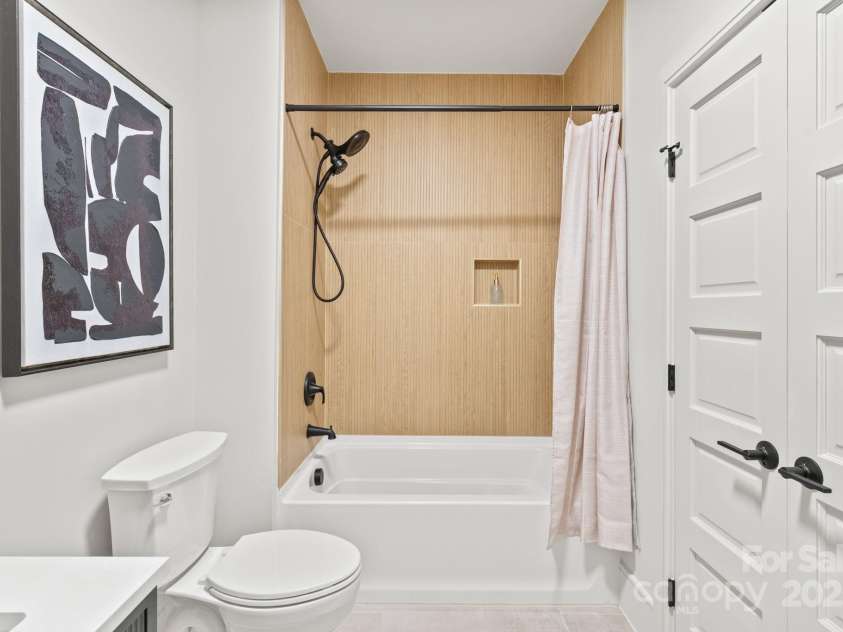 2733 Cowles Road, Charlotte, NC 28208.  MLS# CAR4271818, YatesRealty ID 32229. 