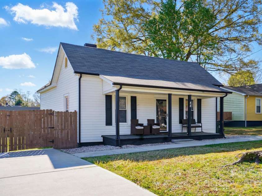 48 Mandalay Place, Concord, NC 28027.  MLS# CAR4239362, YatesRealty ID 3223. 