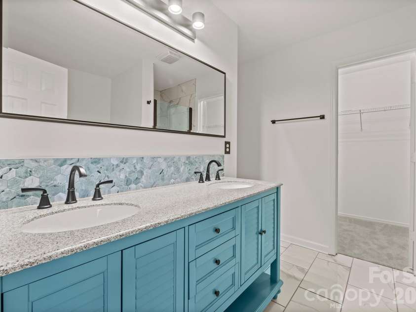 8552 Westhope Street, Charlotte, NC 28216.  MLS# CAR4340767, YatesRealty ID 3223. 