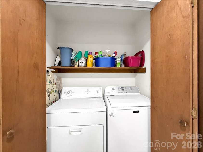 372 Shady Ridge Road, Waynesville, NC 28785.  MLS# CAR4393581, YatesRealty ID 32230. Laundry
