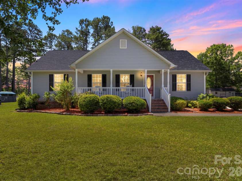 2004 Hunters Ridge Road, Lancaster, SC 29720.  MLS# CAR4393160, YatesRealty ID 32231. 