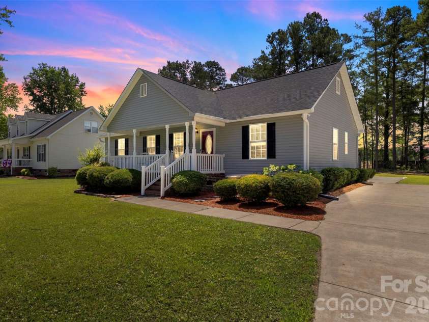 2004 Hunters Ridge Road, Lancaster, SC 29720.  MLS# CAR4393160, YatesRealty ID 32231. 