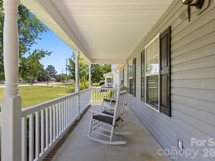 2004 Hunters Ridge Road, Lancaster, SC 29720.  MLS# CAR4393160, YatesRealty ID 32231. 