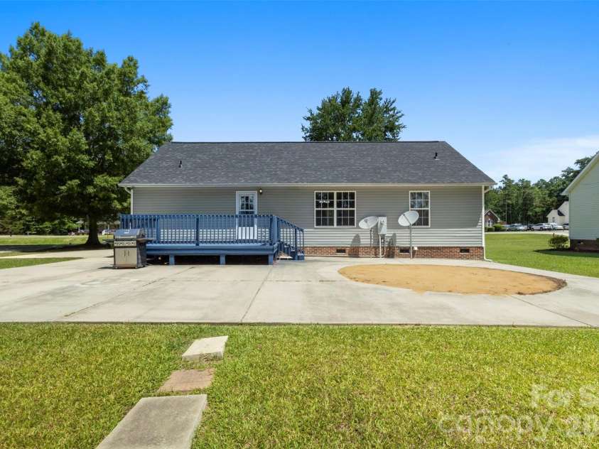 2004 Hunters Ridge Road, Lancaster, SC 29720.  MLS# CAR4393160, YatesRealty ID 32231. 