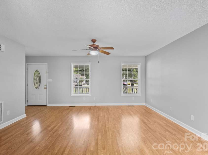 2004 Hunters Ridge Road, Lancaster, SC 29720.  MLS# CAR4393160, YatesRealty ID 32231. 