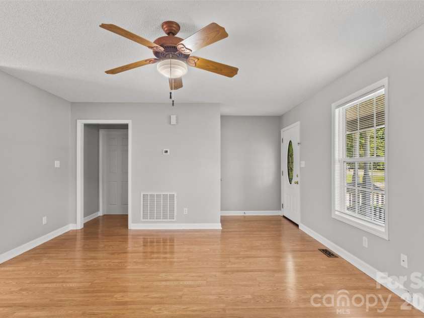2004 Hunters Ridge Road, Lancaster, SC 29720.  MLS# CAR4393160, YatesRealty ID 32231. 