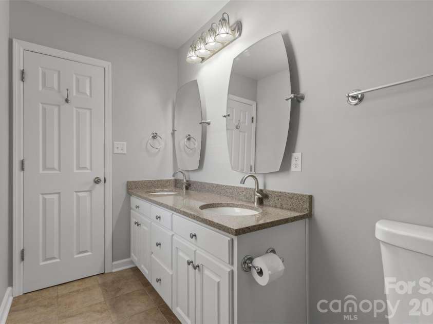 2004 Hunters Ridge Road, Lancaster, SC 29720.  MLS# CAR4393160, YatesRealty ID 32231. 