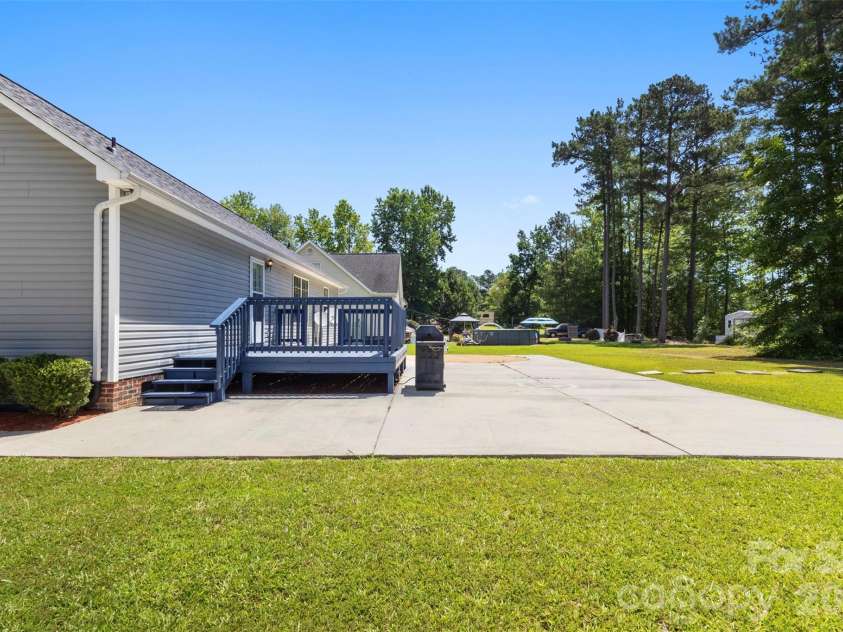 2004 Hunters Ridge Road, Lancaster, SC 29720.  MLS# CAR4393160, YatesRealty ID 32231. 