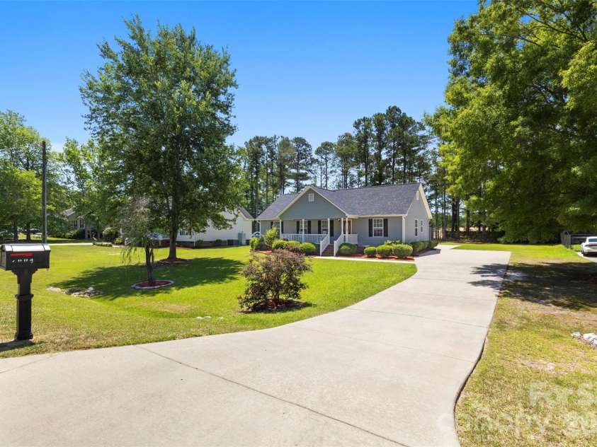 2004 Hunters Ridge Road, Lancaster, SC 29720.  MLS# CAR4393160, YatesRealty ID 32231. 