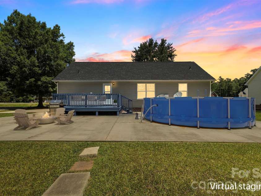 2004 Hunters Ridge Road, Lancaster, SC 29720.  MLS# CAR4393160, YatesRealty ID 32231. 