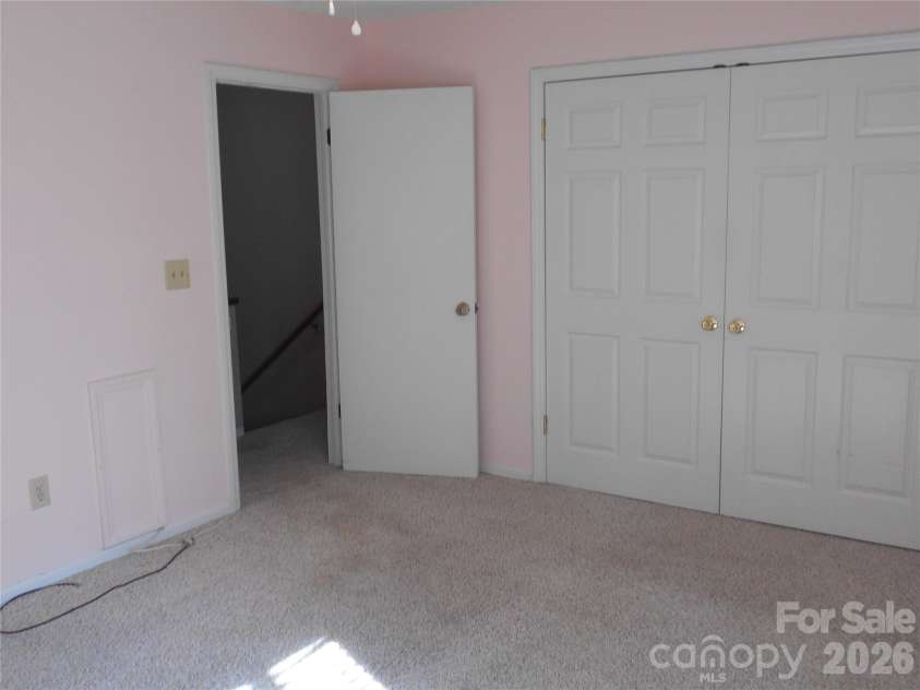407 Broad Street, Statesville, NC 28677.  MLS# CAR4390712, YatesRealty ID 32232. BR 2