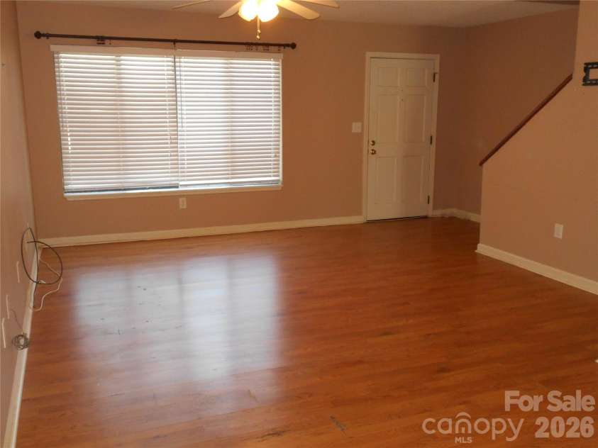 407 Broad Street, Statesville, NC 28677.  MLS# CAR4390712, YatesRealty ID 32232. Great room