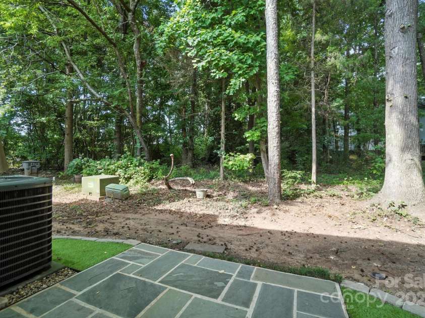 6422 Windsor Gate Lane, Charlotte, NC 28215.  MLS# CAR4284174, YatesRealty ID 32232. Back patio