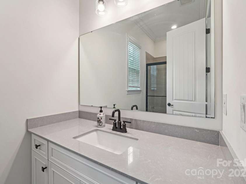 809 Brown Creek Drive, Matthews, NC 28104.  MLS# CAR4286729, YatesRealty ID 32233. 