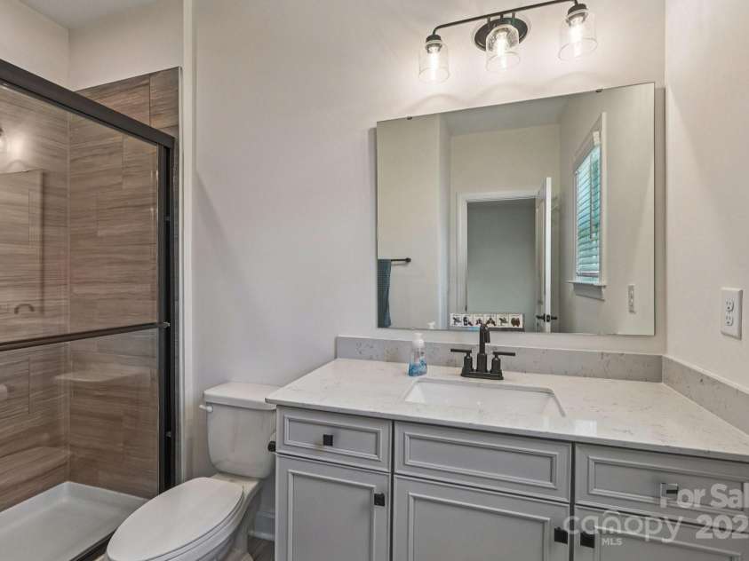 809 Brown Creek Drive, Matthews, NC 28104.  MLS# CAR4286729, YatesRealty ID 32233. 