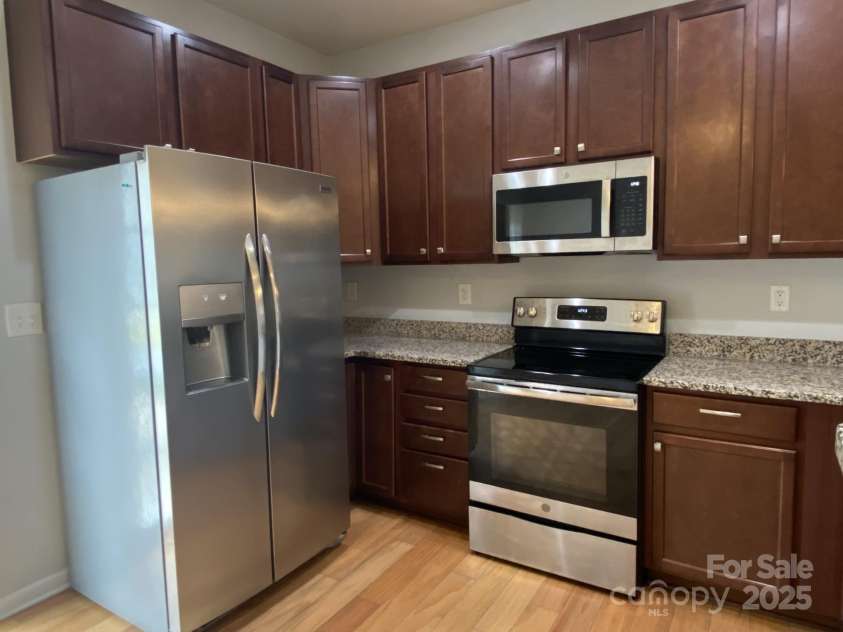 4625 Quinton Lane, Charlotte, NC 28269.  MLS# CAR4286831, YatesRealty ID 32234. 