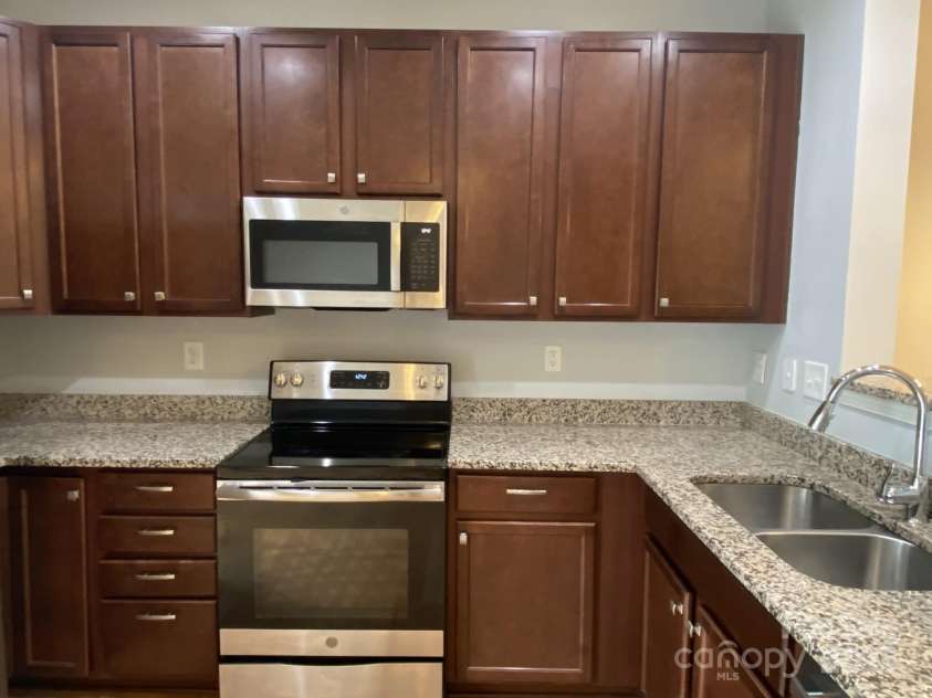 4625 Quinton Lane, Charlotte, NC 28269.  MLS# CAR4286831, YatesRealty ID 32234. 