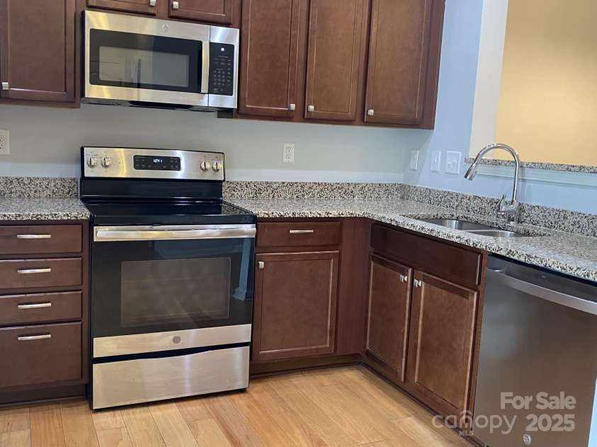 4625 Quinton Lane, Charlotte, NC 28269.  MLS# CAR4286831, YatesRealty ID 32234. 