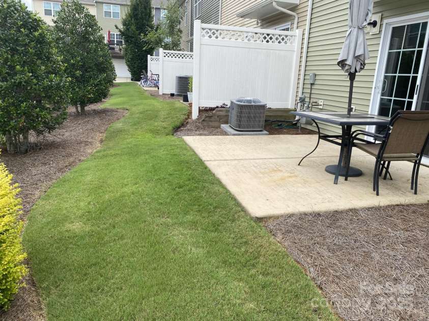 4625 Quinton Lane, Charlotte, NC 28269.  MLS# CAR4286831, YatesRealty ID 32234. 