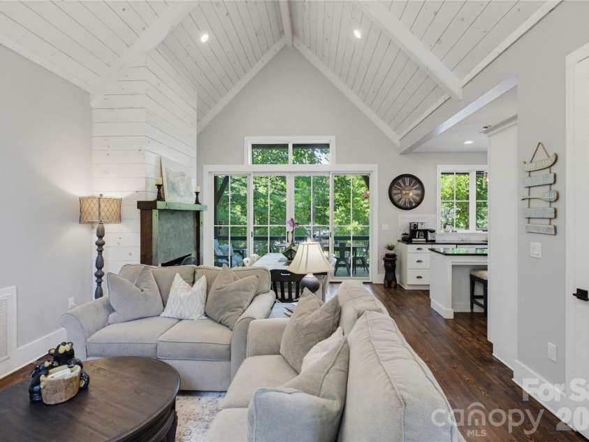 561 Harbor Ridge Drive, Tuckasegee, NC 28783.  MLS# CAR4388299, YatesRealty ID 32234. 