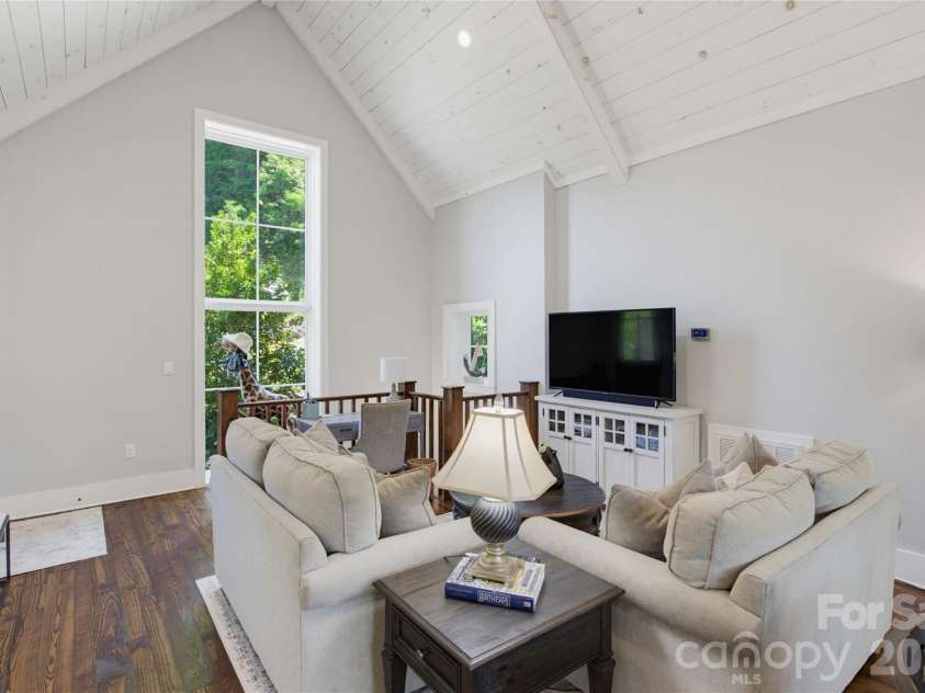 561 Harbor Ridge Drive, Tuckasegee, NC 28783.  MLS# CAR4388299, YatesRealty ID 32234. 