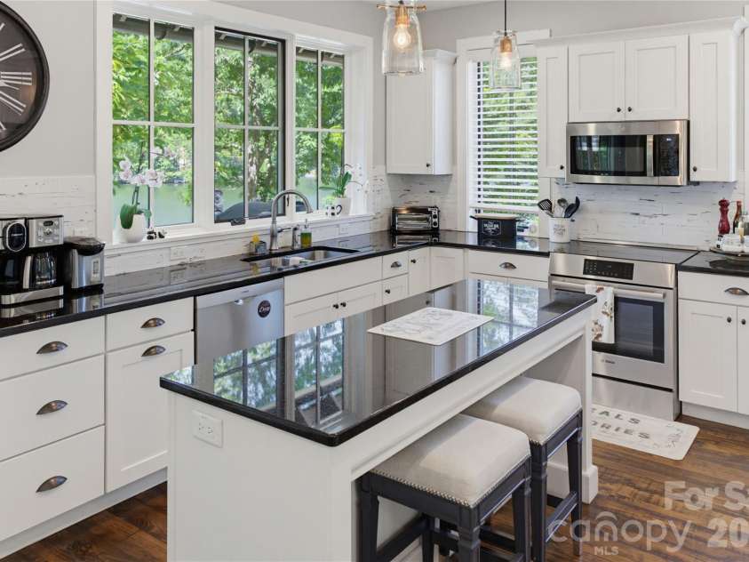 561 Harbor Ridge Drive, Tuckasegee, NC 28783.  MLS# CAR4388299, YatesRealty ID 32234. 