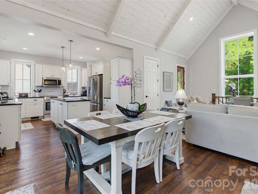 561 Harbor Ridge Drive, Tuckasegee, NC 28783.  MLS# CAR4388299, YatesRealty ID 32234. 